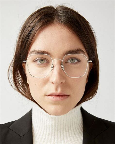 eyeglass frame for square face.